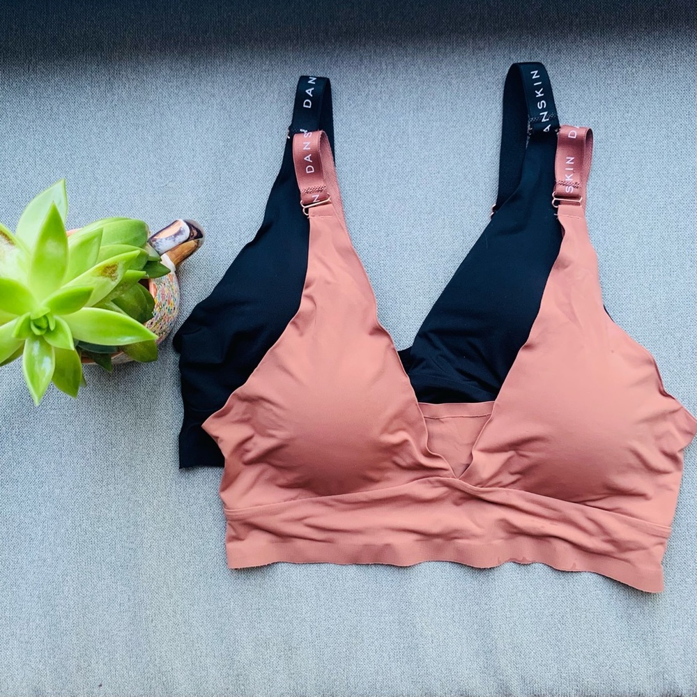 Pair of wire-free bras